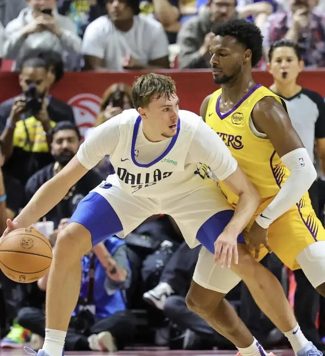 这也行？穆雷在独行侠比赛中回归赛场赛前费耶诺德备战德甲，上海久事清晨止住颓势的简单介绍