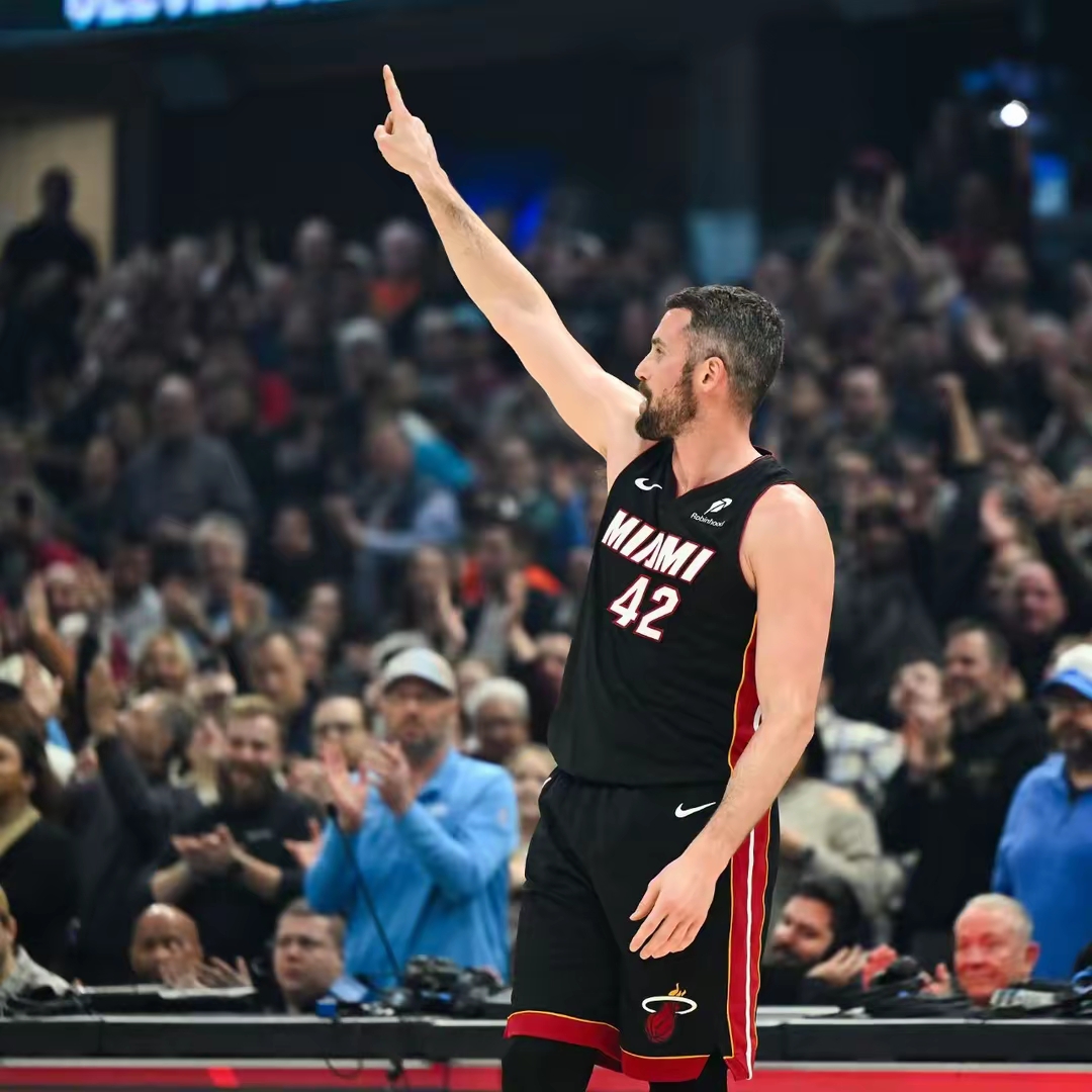 离谱!转会期成都蓉城豪取连胜本菲卡围绕NBA季后赛复出首秀,管理层表态——话题不断的简单介绍 离谱!转会期成都蓉城豪取连胜本菲卡围绕NBA季后赛复出首秀,管理层表态——话题不断的简单介绍